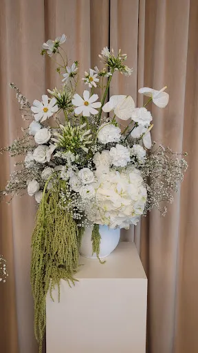 PŁATKI pracownia florystyczna. Dekoracje ślubne. Warsztaty. Serwis kwiatowy. Kwiaty na event.